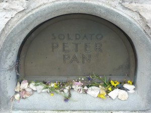 049-la tomba del soldato Peter Pan