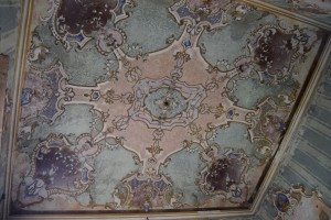 059-il soffitto della sala rosa