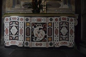 085-altare in marmo