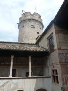 063- la torre augusta dall'interno del castello