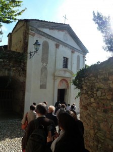 008-Ci avviamo verso la chiesa di S. Maria al Castello