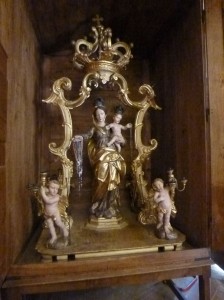 027-La statua della Madonna