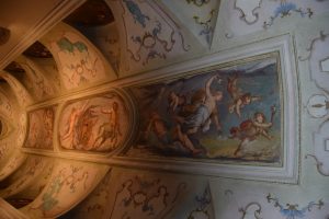 030-Volta con tre affreschi attribuiti ad Ercole Procaccini il Giovane. Rappresentano i tre modi in cui si manifesta l'amore