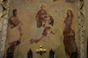 205-affreschi nella cappella, con madonna che allatta